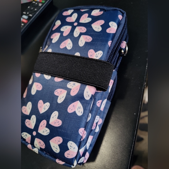 Waterproof cell phone shoulder bag/Strap wallet - Picture 5 of 7